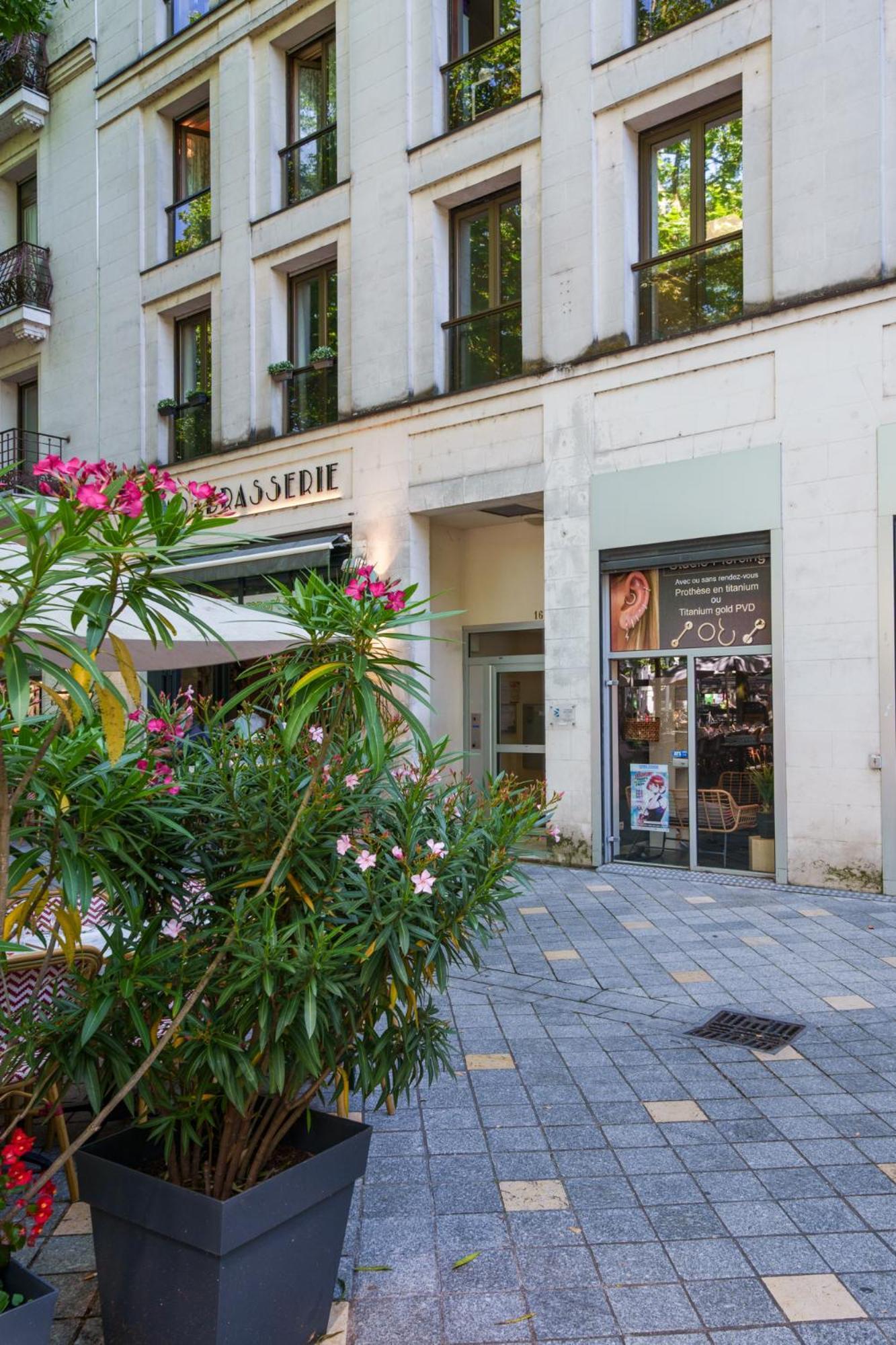 Appartement Tours Centre Avec Parking 4 P Exterior foto